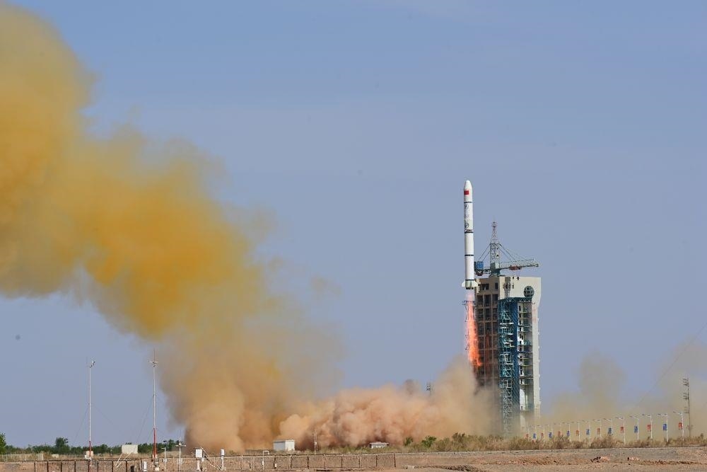 △2023年5月21日16時，我國在酒泉衛(wèi)星發(fā)射中心采用長征二號丙運載火箭，成功發(fā)射首顆內地與澳門合作研制的空間科學衛(wèi)星“澳門科學一號”。