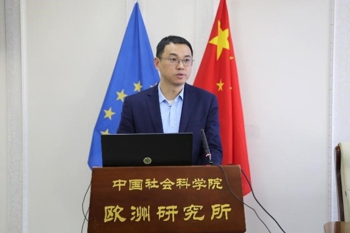 社會(huì)科學(xué)文獻(xiàn)出版社副總編輯童根興作開幕式致辭。吳迪攝