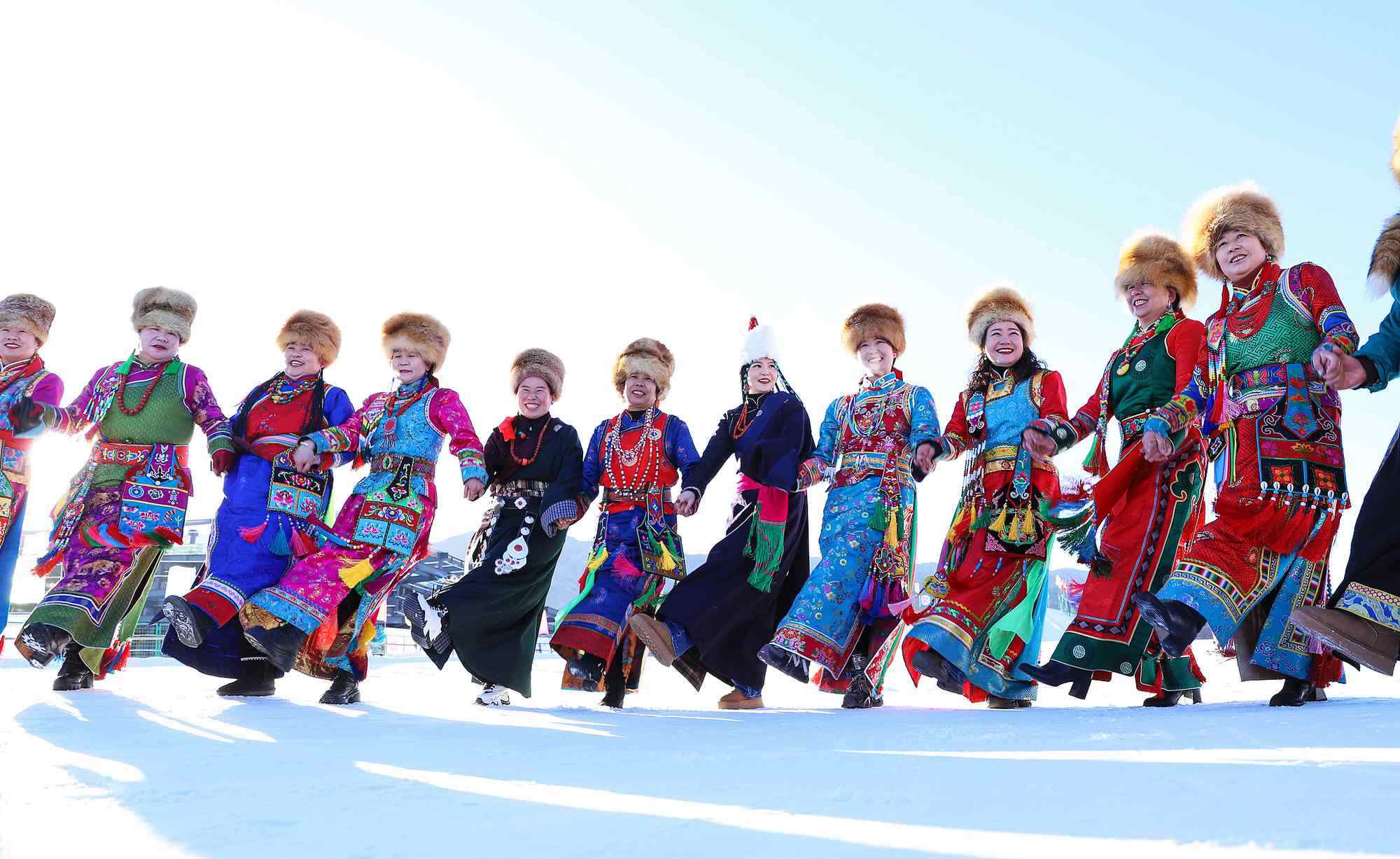 甘肅張掖，雪地千人鍋莊舞表演