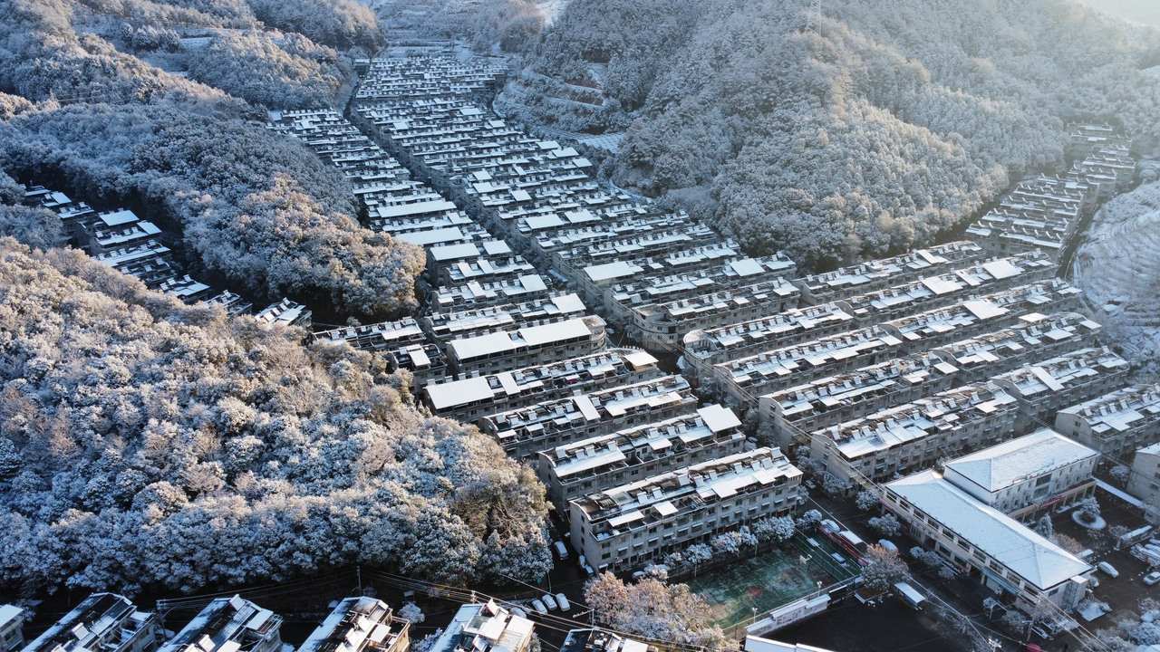 慶元縣濛洲街道同濟(jì)新村，雪后初霽。慶元縣融媒體中心 供圖