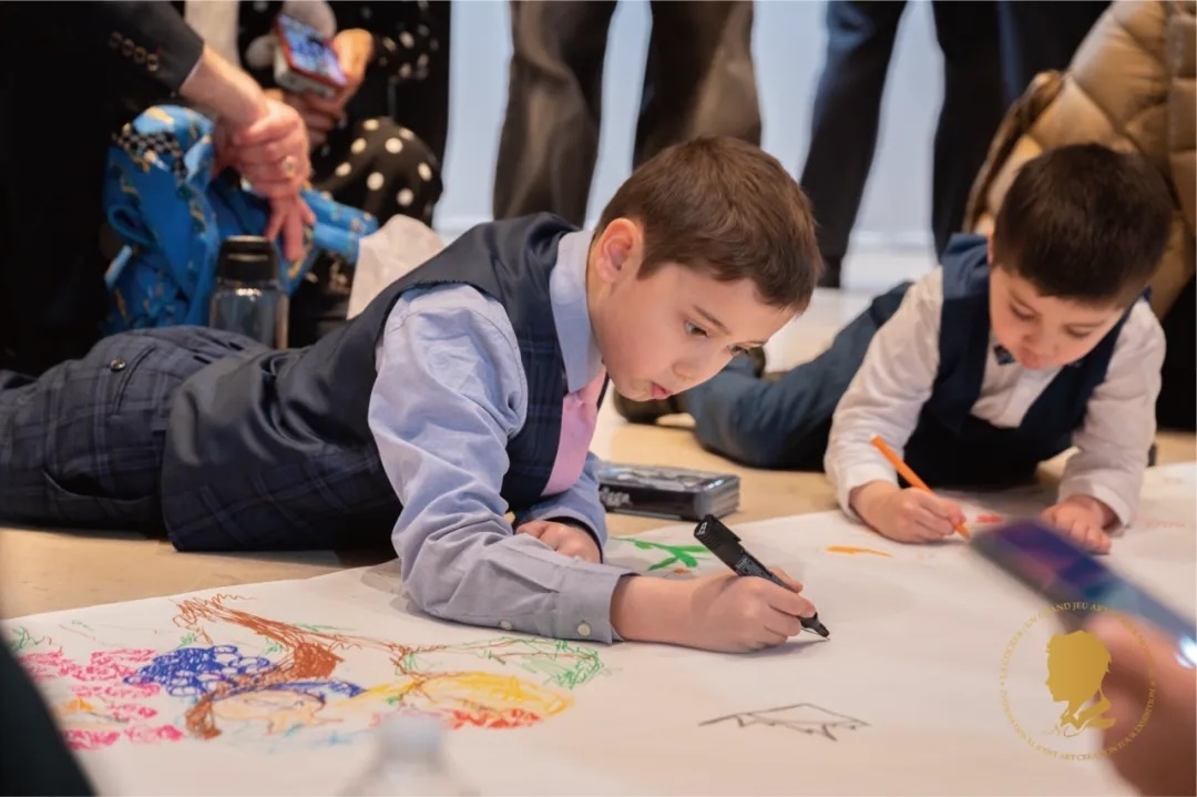 圖5：第三屆國際藝術聯(lián)創(chuàng)聯(lián)展盛大開幕。法中交流促進會供圖