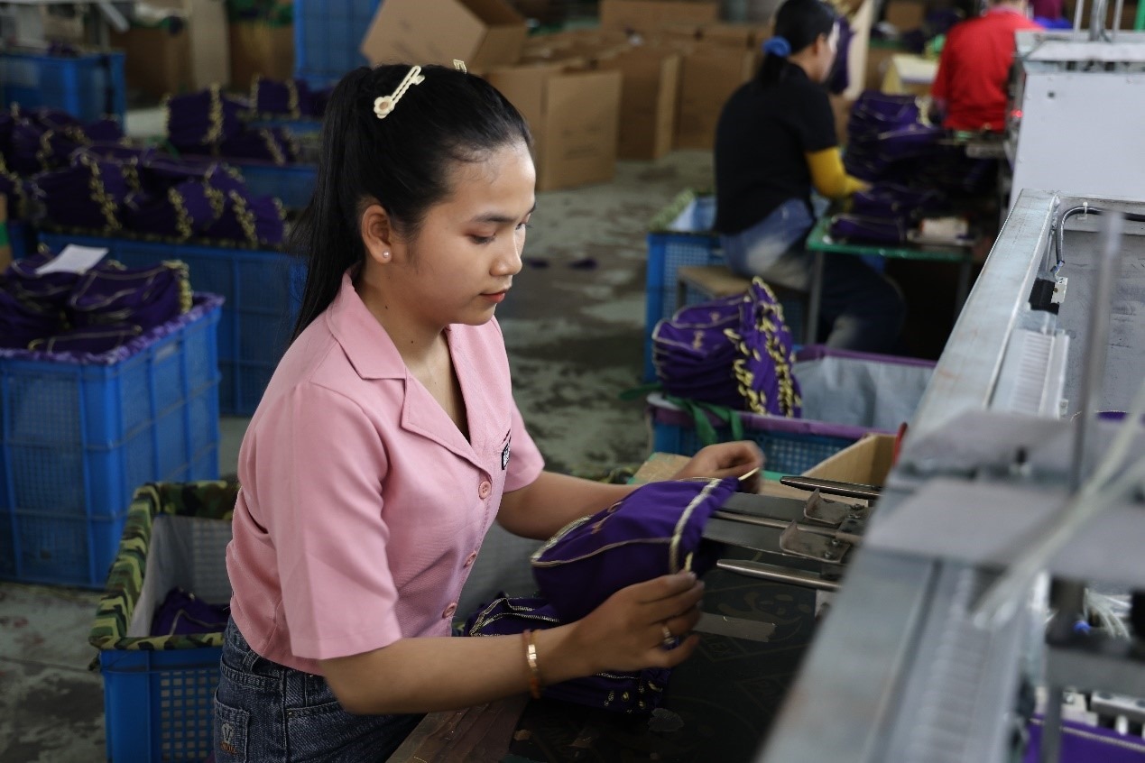 達尼在西港特區(qū)內(nèi)工作。西港特區(qū)供圖