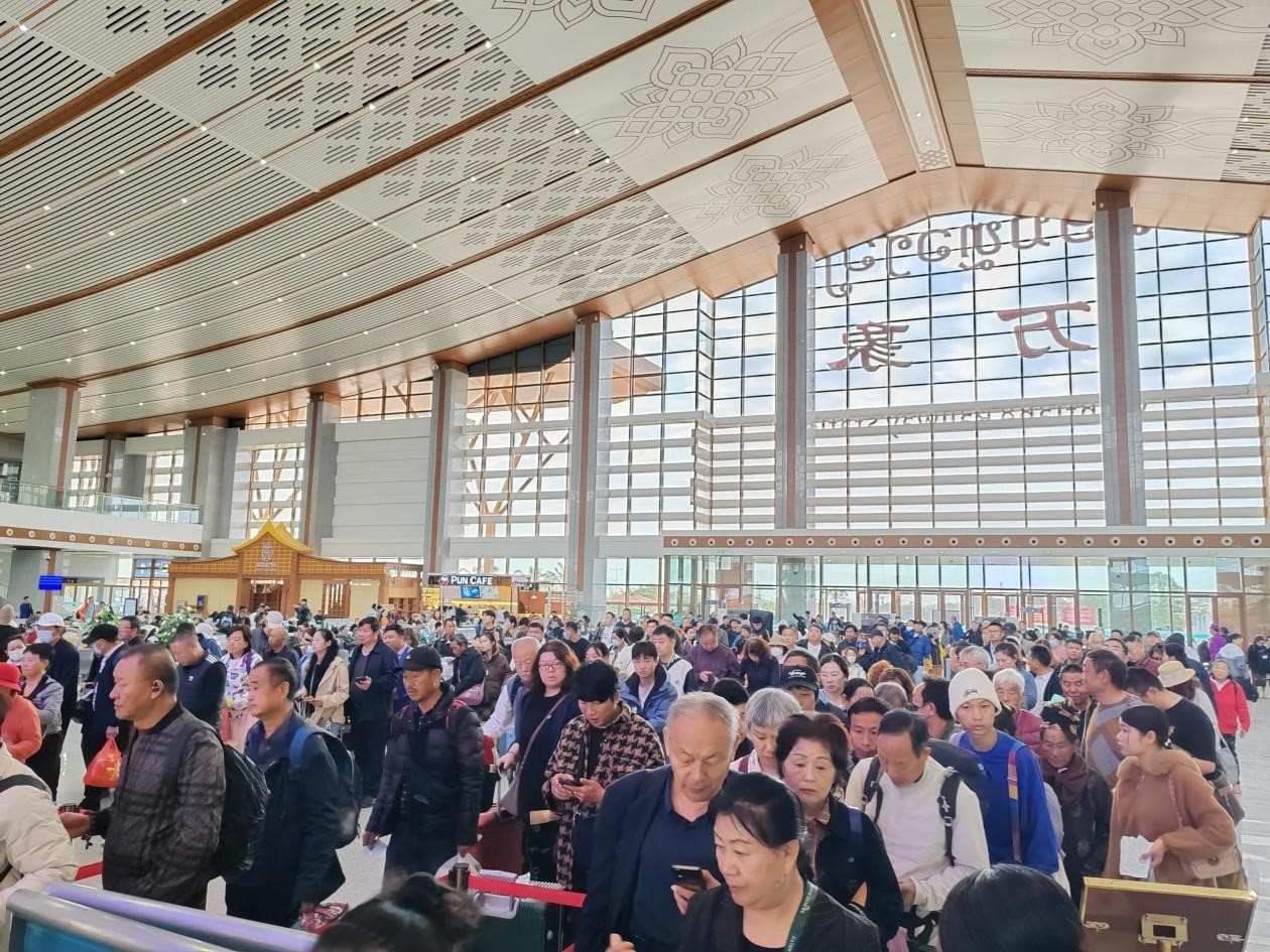 春節(jié)期間的中老鐵路萬象站。李加勇攝