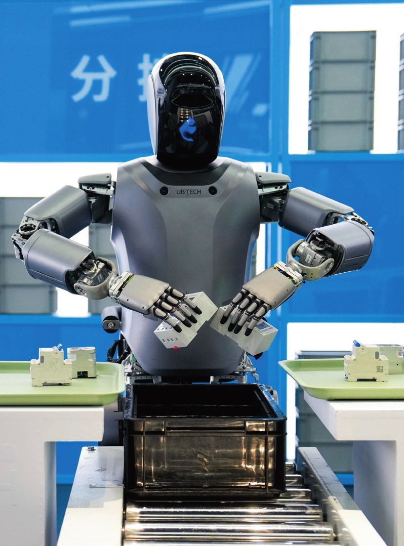 北京“機器人大世界”展示的優(yōu)必選人形機器人（2025年2月24日攝）。鞠煥宗攝/本刊