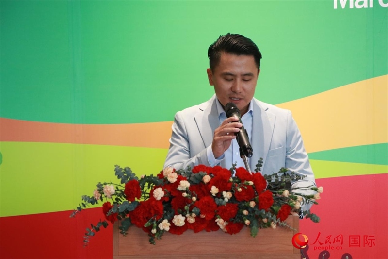 泰國(guó)華人青年商會(huì)會(huì)長(zhǎng)刁刻佳發(fā)表講話。朱瀟逸攝