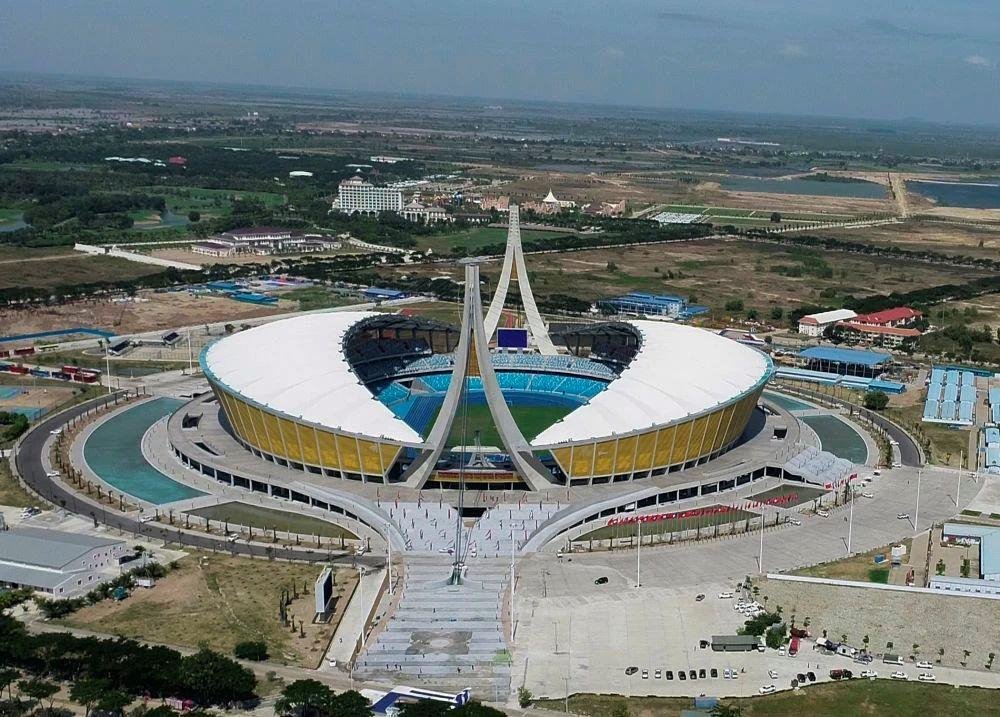 由中國援建的柬埔寨國家體育場項目于2021年12月18日正式啟用。