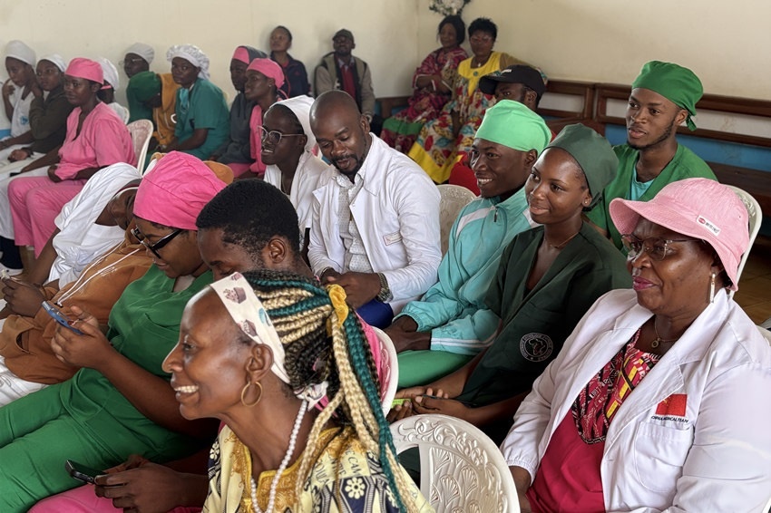 【2】圖為活動(dòng)現(xiàn)場(chǎng)。中國（山西）第24批援喀麥隆姆巴爾馬尤醫(yī)療隊(duì) 供圖