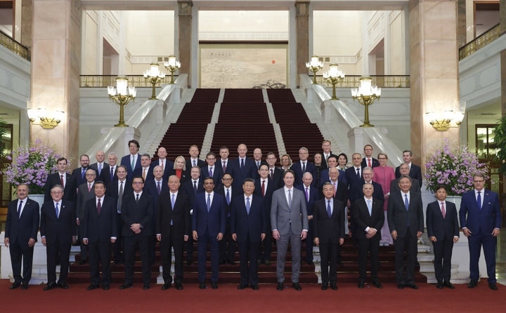 3月28日上午，國家主席習近平在北京人民大會堂會見國際工商界代表。新華社記者 丁林 攝