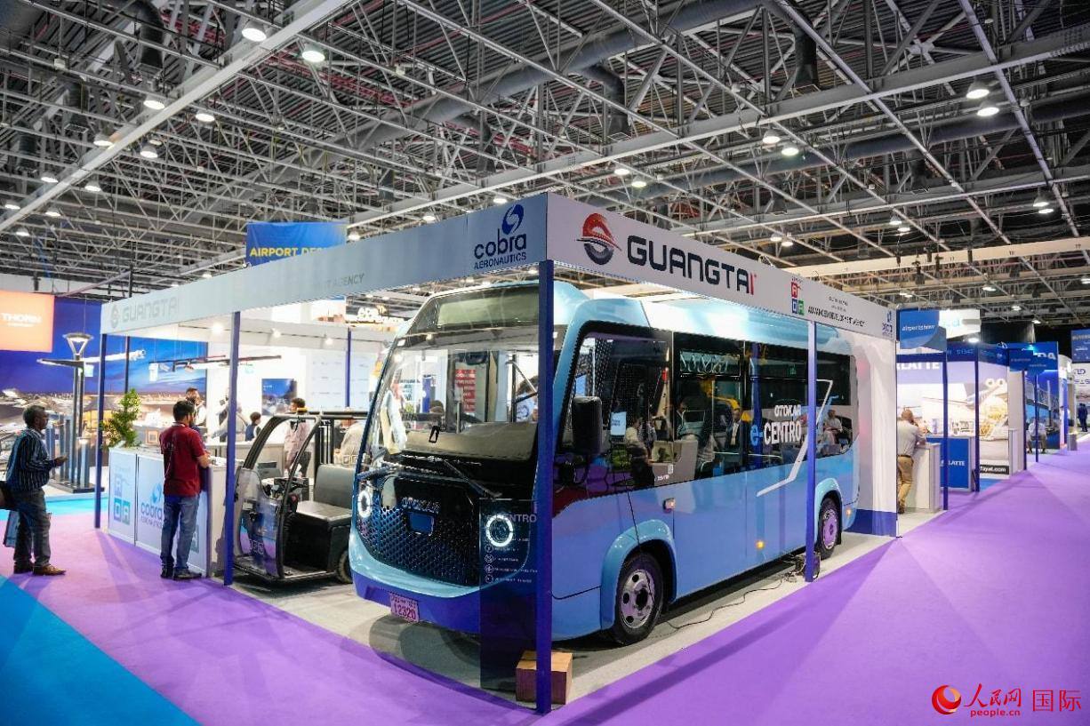 展會展示的電動大巴車。人民網(wǎng)塔里克·易卜拉欣攝