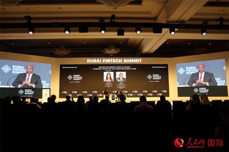 2025迪拜金融科技峰會(huì)期間舉行的對(duì)話活動(dòng)。人民網(wǎng)記者 張志文攝