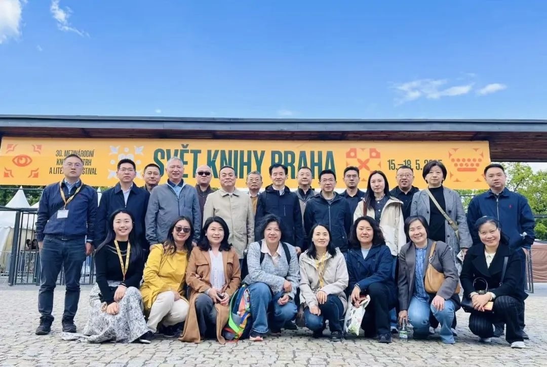 中國出版界代表團合影。圖片均由國圖集團供圖